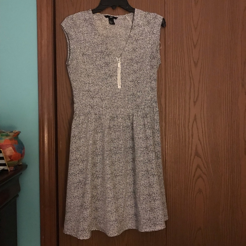 Black and White Sleeveless Dress